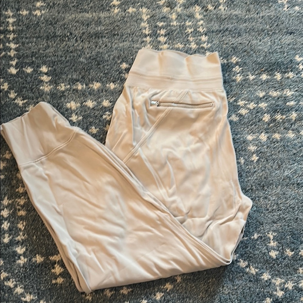 Athleta Venice Jogger in Khaki